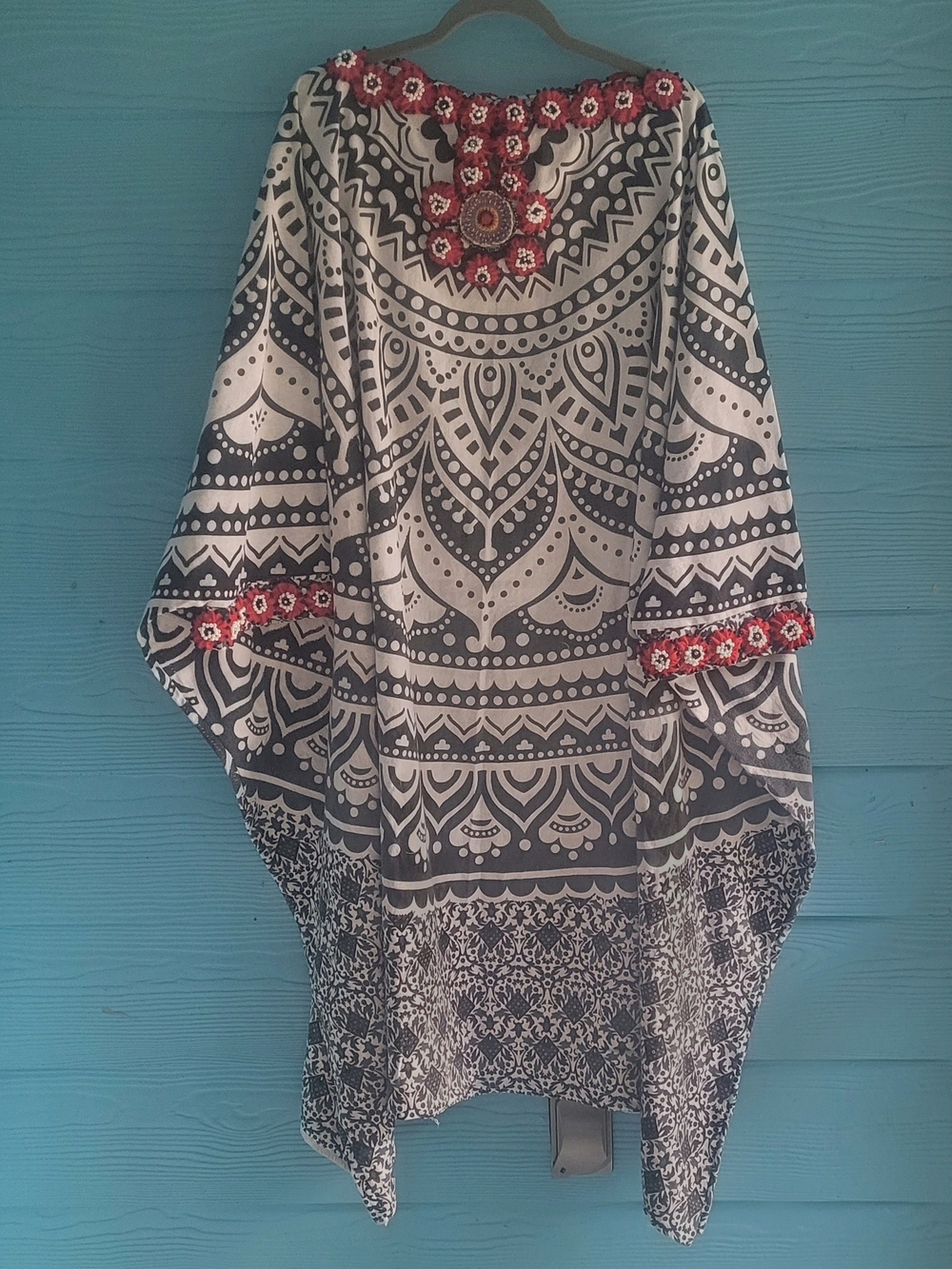 Vintage Black & White Patterned Vintage Fabric Caftan with Red Hand⁰ Beaded Trim